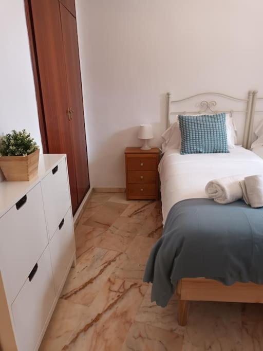 Apartamento Puerta Real Seville Exterior photo