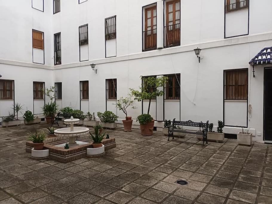 Apartamento Puerta Real Seville Exterior photo