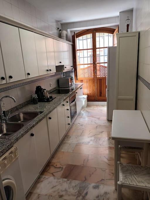 Apartamento Puerta Real Seville Exterior photo